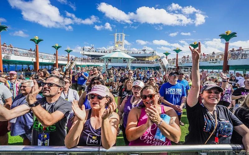 people on the cruise ship partying