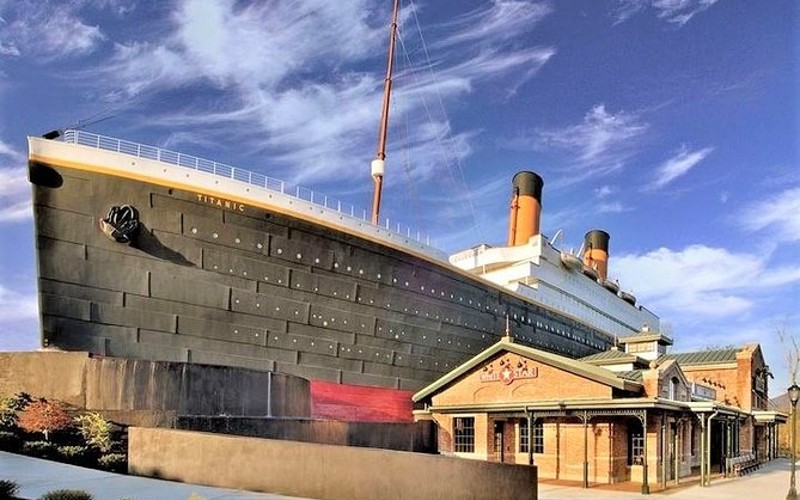 Titanic Pigeon Forge