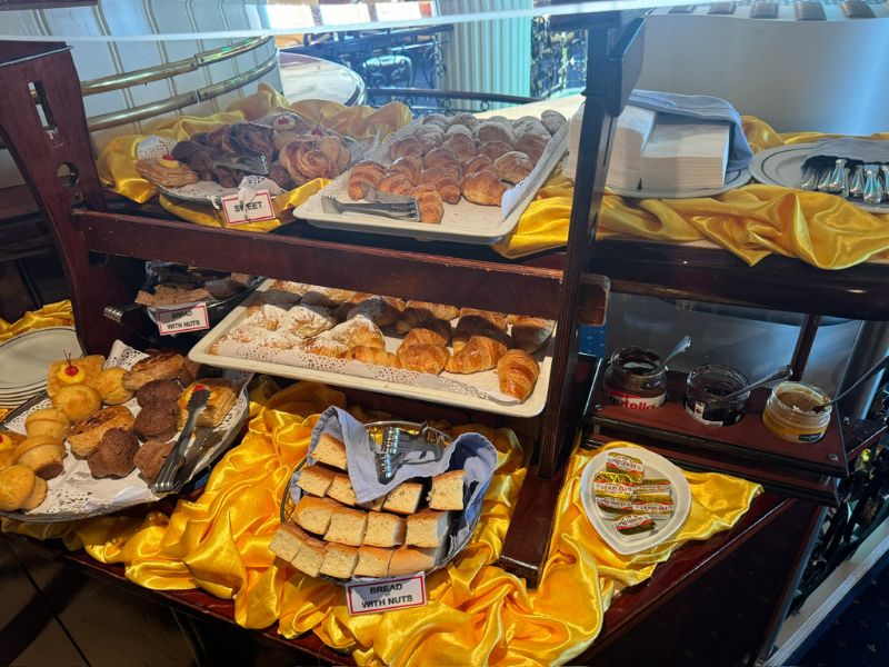 continental breakfast in the Piano Bar