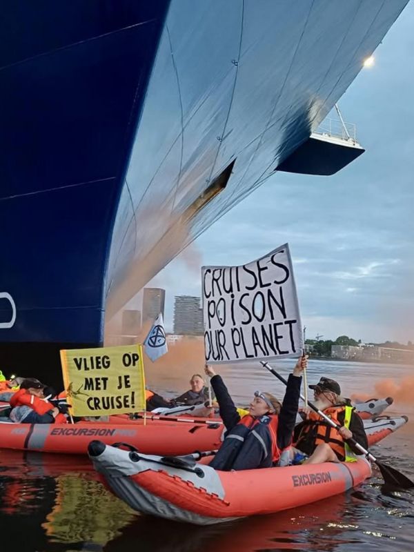 Extinction Rebellion protestors block Celebrity Eclipse