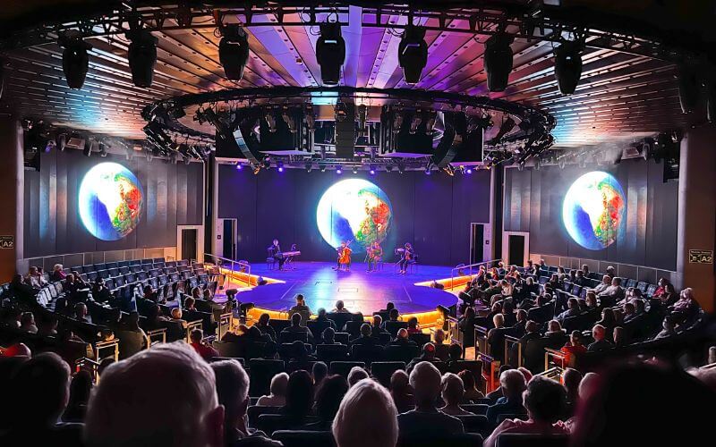 MS Koningsdam world stage