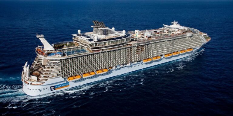 cruise ship