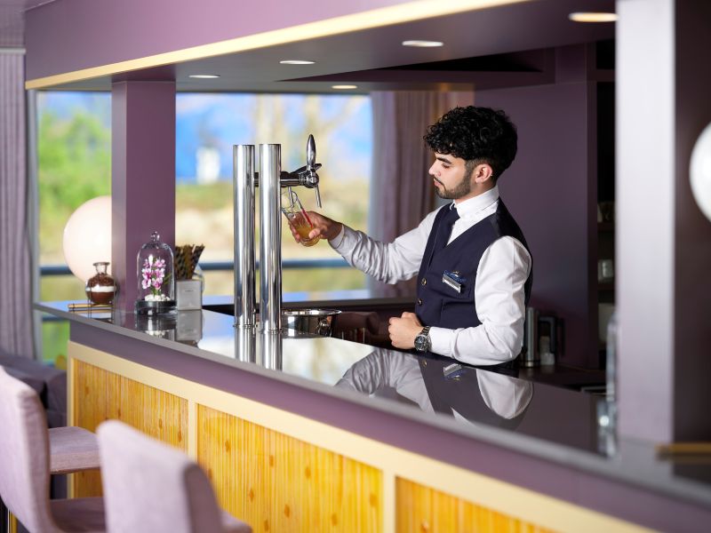 CroisiEurope bartender