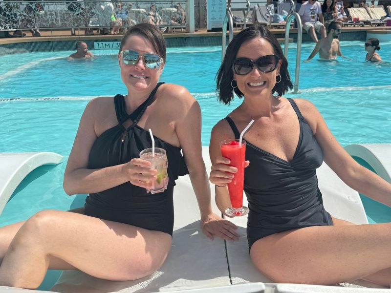 Jenni anf friend by the pool