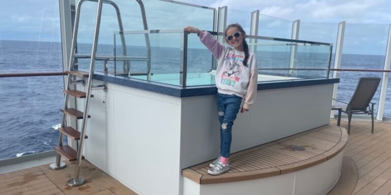 child cruise ship hot tub