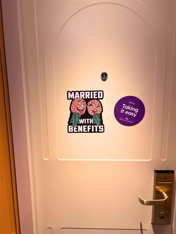 do not disturb sing.