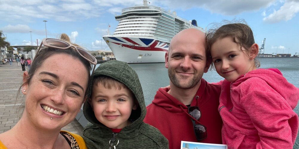 Cruise Mummy and family with a cruise ship