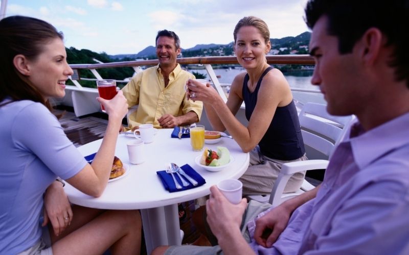 single people on a cruise