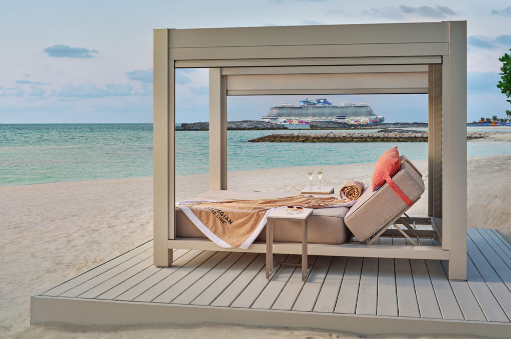 Great Stirrup Cay Day Bed
