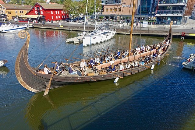 Viking longship with oar on the starboard side