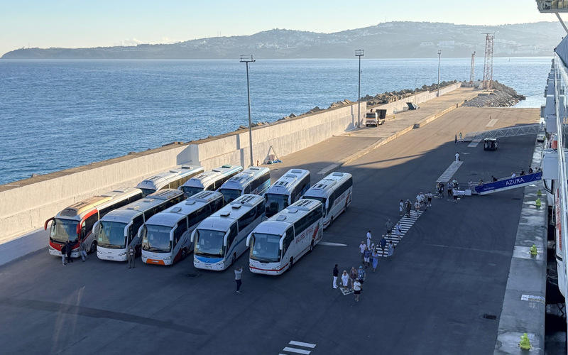 excursion coaches by Azura