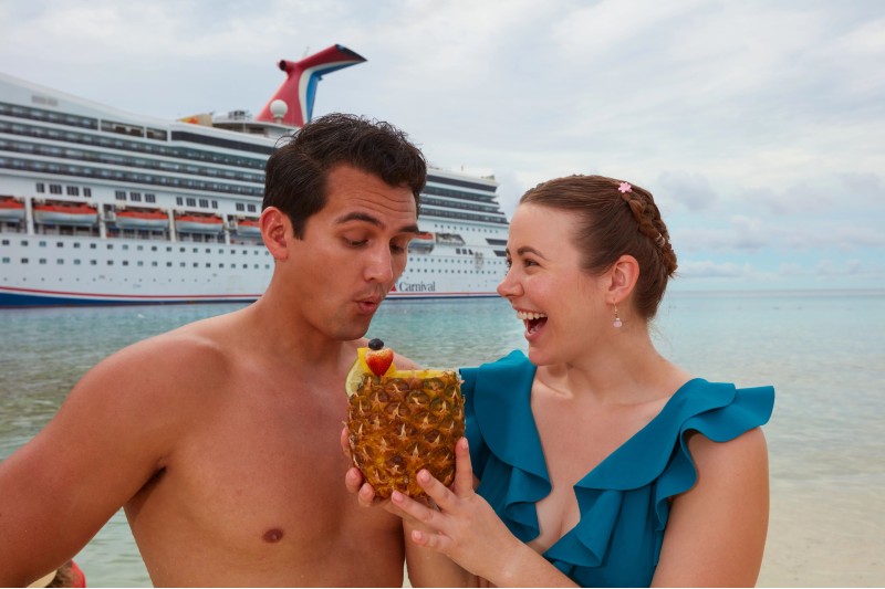couple with Pineapple on a Carnival cruise