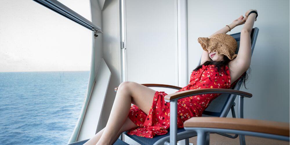 woman on cruise ship balcony