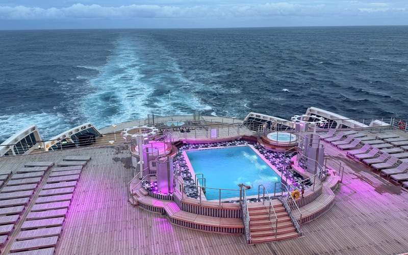 outdoor decks on QM2