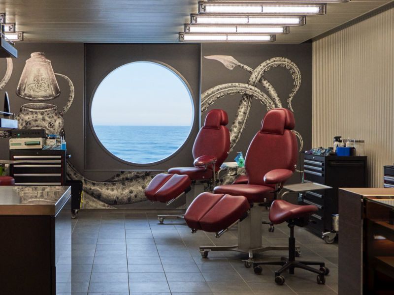 squid ink tattoo parlour