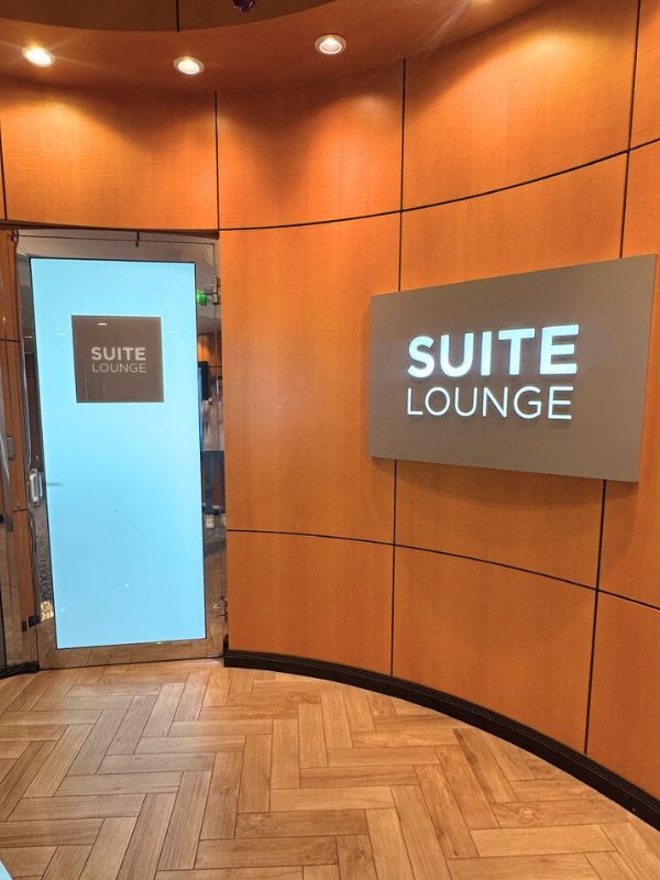 suite lounge