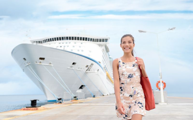 woman happy to go on a cruise 