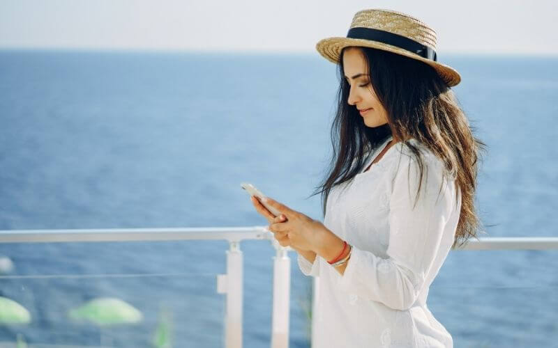 using a mobile phone on a cruise